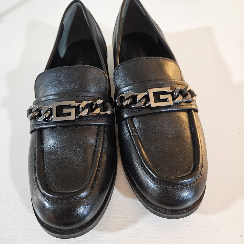 GUESS Victer Black Leather Chain Buckle Loafers Size 8.5 EU 39 GWVICTER